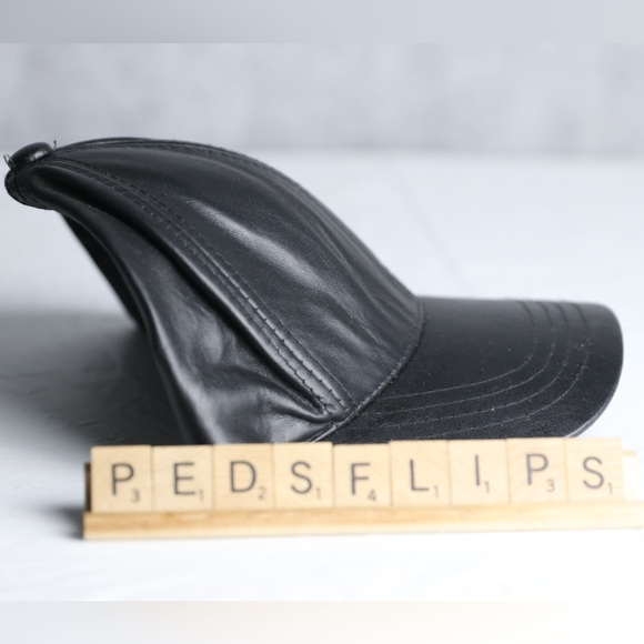 Leather hat - Picture 3 of 8